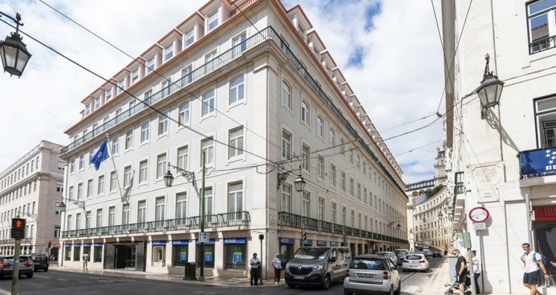 Portekiz Bankaları Milyonlarca Euro Değerindeki İkonik Binalarını Satışa Çıkarıyor