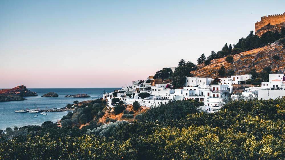 Lüks Turizmin Odağında Yunanistan: Beş Yıldız Otel Yatırımcılarının ve Yüksek Gelir Turistlerin Çekim Noktası