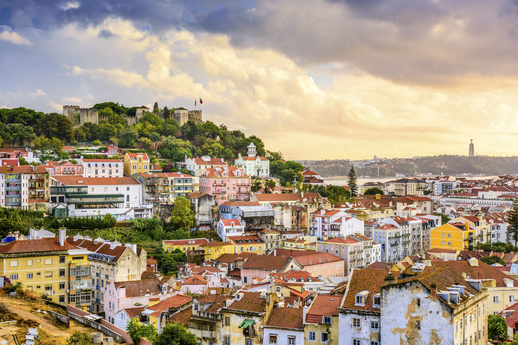 Portugal Has a New Travel Insurance Including Covid-19-Related Issues